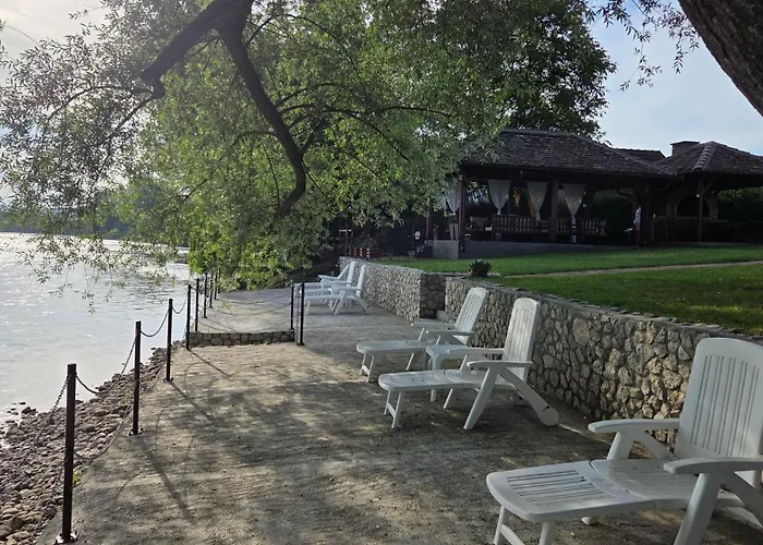 Tri Vrbe 아파트 Ljubovija